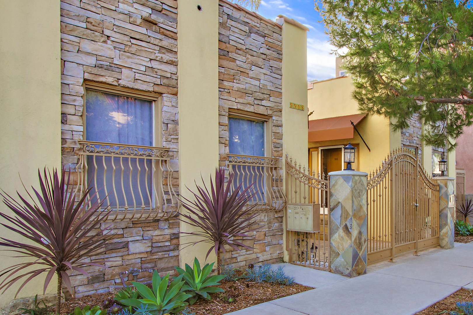 Barton Apartments 4